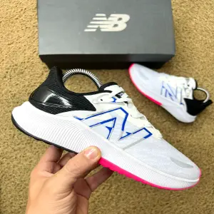 NEW BALANCE FUELCELL PROPEL V3