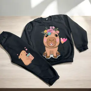 Sudadera Deportiva ÑA Capibara Negra