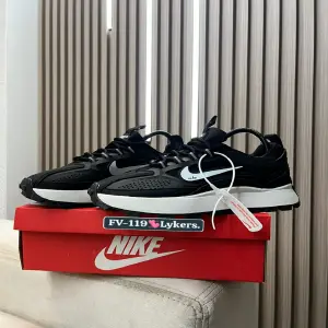 Nike Negro