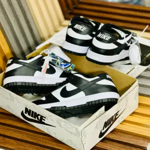 NIKE SB DUNK