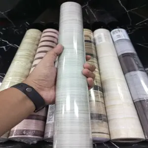 Rollo adhesivo decorativo estilo madera