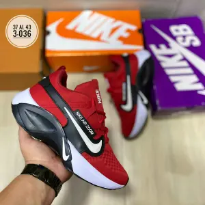 NIKE TIBURON