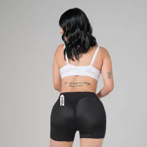 SHORT TIPO FAJA TALLE MEDIO