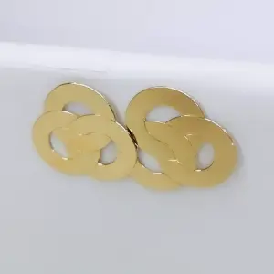 ARETA DORADA TRICIRCULAR