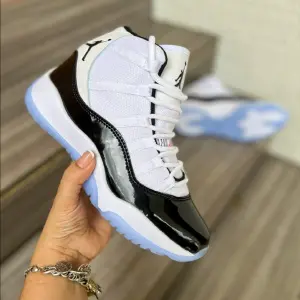 BOTA RETRO 11
