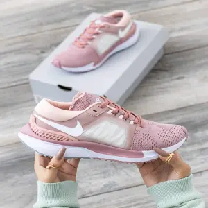 Nike dama ref 705