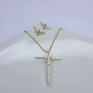 JUEGO DE CADENAS DE CRUZ BRILLO BLANCO