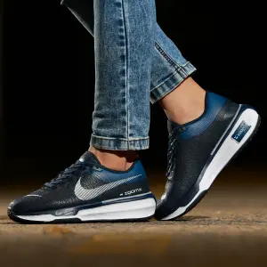 NK ZOOMX INV RUN