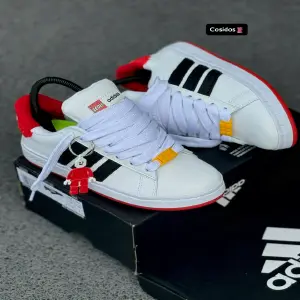 Addidas LeGo Viene Cosido
