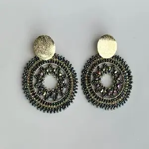 ARETA TEJIDA EN NEGRO