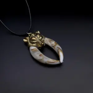 Collar Lobo Doble Colmillo
