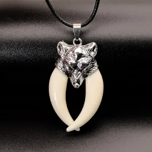 Collar Lobo Doble Colmillo + estuche