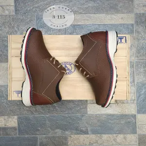 BOTINES VELEZ CUERO LISOS PERFORADO