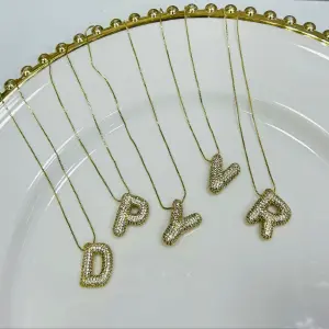Collares de dama con letra