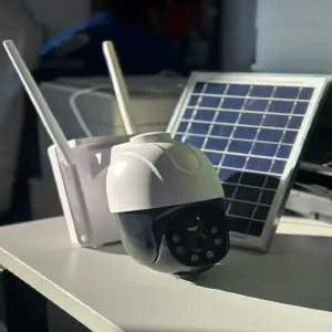 Camara PTZ Exterior Con Panel Solar