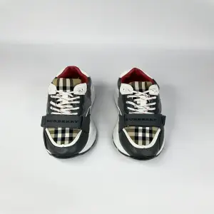 BERRY 582 GRIS OSCURO