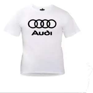 Camiseta Audi (estampado en negro)