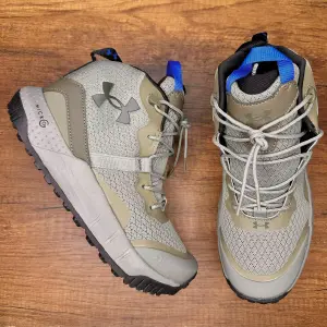 Bota Under Armour Beige
