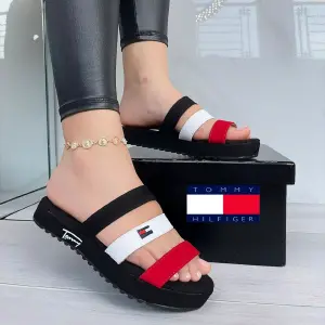 SAANDALIA TOMY 3 TIRAS