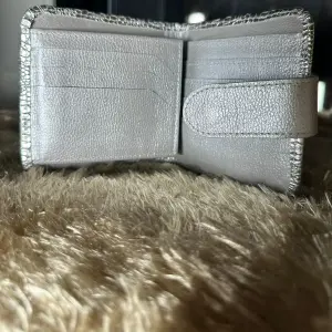 BILLETERA BRILLANTE PARA MUJER PLATEADA