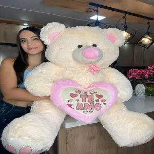 Peluche de Oso Gigante: ¡Un Abrazo de Amor de 1.40m! - Peluche de oso con corazón 1.40m