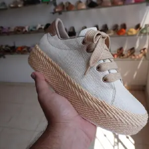 Tenis luna