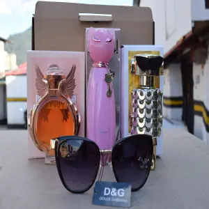 Kit7 Olympea - Meow - Fame + Gafas