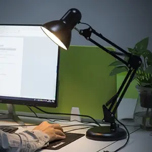LÁMPARA DE OFICINA AJUSTABLE PIXAR