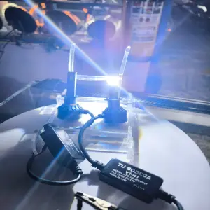 PAR DE BOMBILLOS TRICOLOR (V1 VARIAS )