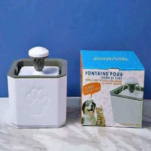 Fuente de agua para mascotas