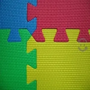 TAPETE FOAMY 60 X 60 PAQUETE X 8 LAMINAS