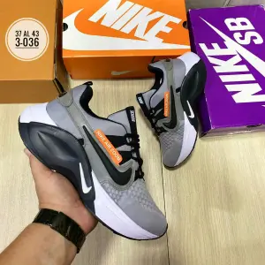 NIKE TIBURON