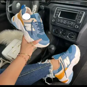 Tenis New balance. color dama