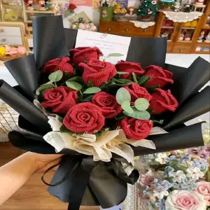RAMO DE 10 ROSAS A CROCHET