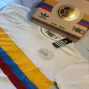 CAMISETA SELECCIÓN COLOMBIA 100 AÑOS