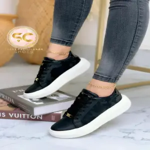 ZAPATO DEPORTIVO CAMUFLADO