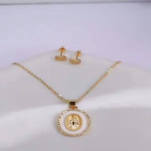 JUEGOS DE CADENAS DE VIRGEN BLANCO