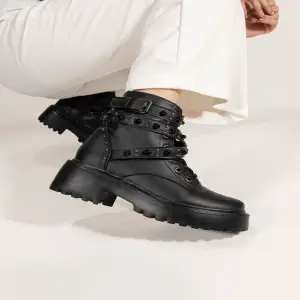 Botin con taches liviano MARYJC