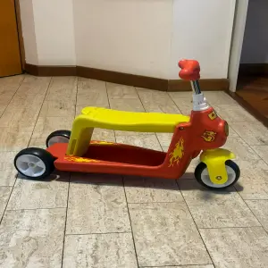 SCOOTER CONVERTIBLE PARA NIÑOS