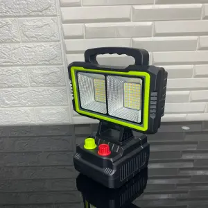 REFLECTOR DE LUZ LED CON PANEL SOLAR
