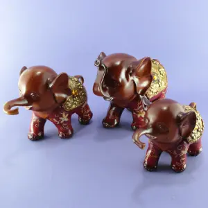 Elefantes decorativos en porcelana
