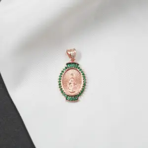 DIJE VIRGEN ROSADO PIEDRAS VERDES