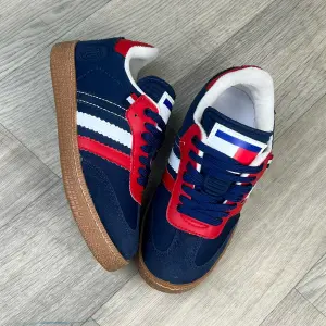 Tenis Adidas Samba Edición Tommy Hidilfe