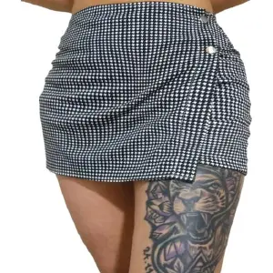 falda short básica