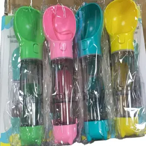 BOTELLA DISPENSADORA  MASCOTAS 4 EN 1