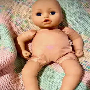 BEBE CAUCHO CON MECANISMO