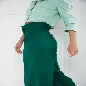 PANTALON RECTO CON CORREA