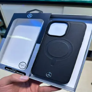 Esctuche Mercedez  Iphone 14 Pro Max