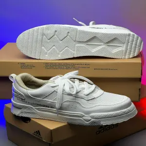 Adidas  Huaweishi