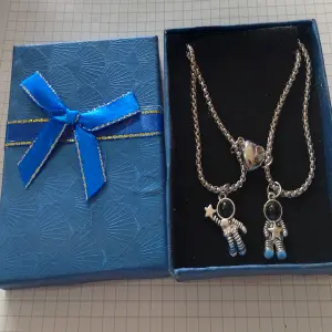 ASTRONAUTAS corazón + CAJA DE REGALO